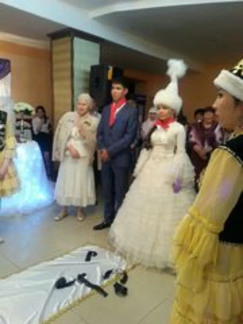 Дам на прокат казахское свадебное платье